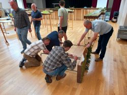 Vier Mann, vier Ecken!